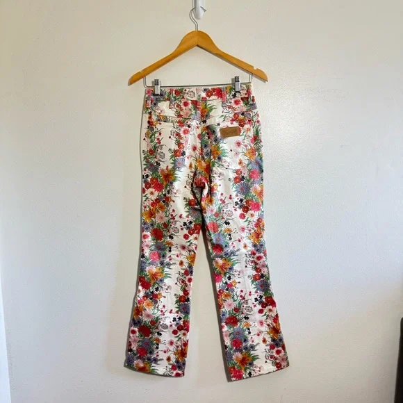 Free People x Wrangler Westward 626 High Rise Boot Floral Jeans size 26 - Picture 3 of 10